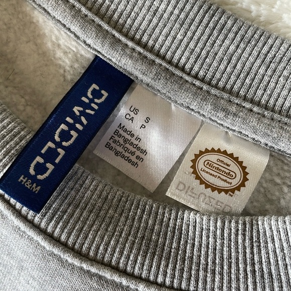 Super Mario H&M Sweatshirt - Picture 9 of 10